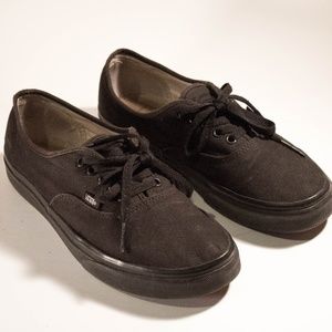 Black Vans Authentics